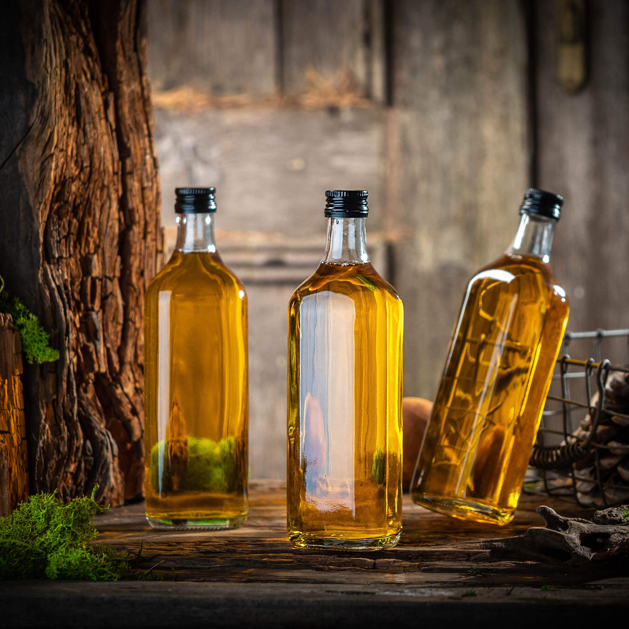 Szklana butelka na whisky Vigna 500ml z czarną zakrętką 5 szt.