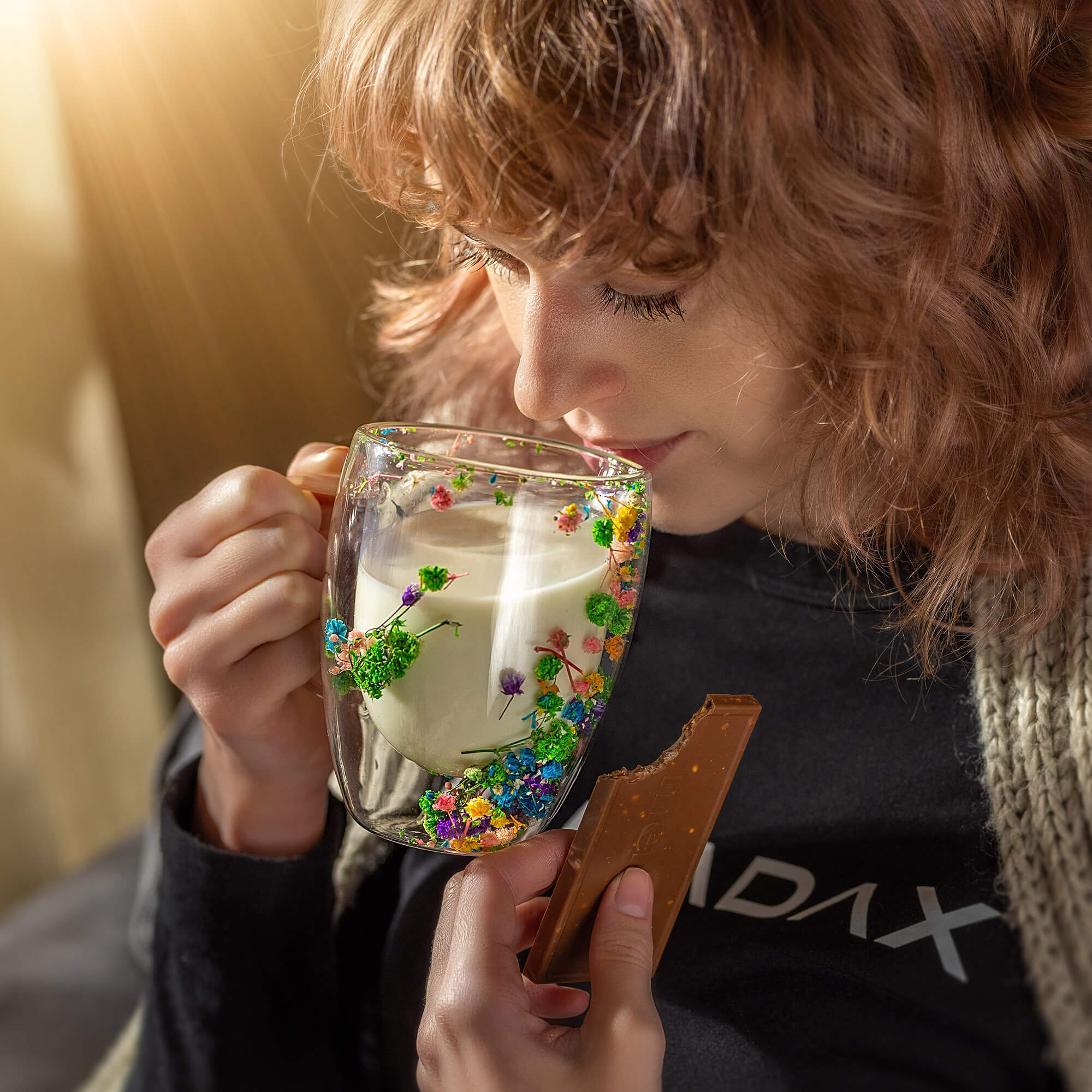 Kubek termiczny z kwiatowym motywem Riga 350ml wielokolorowy 4 szt.