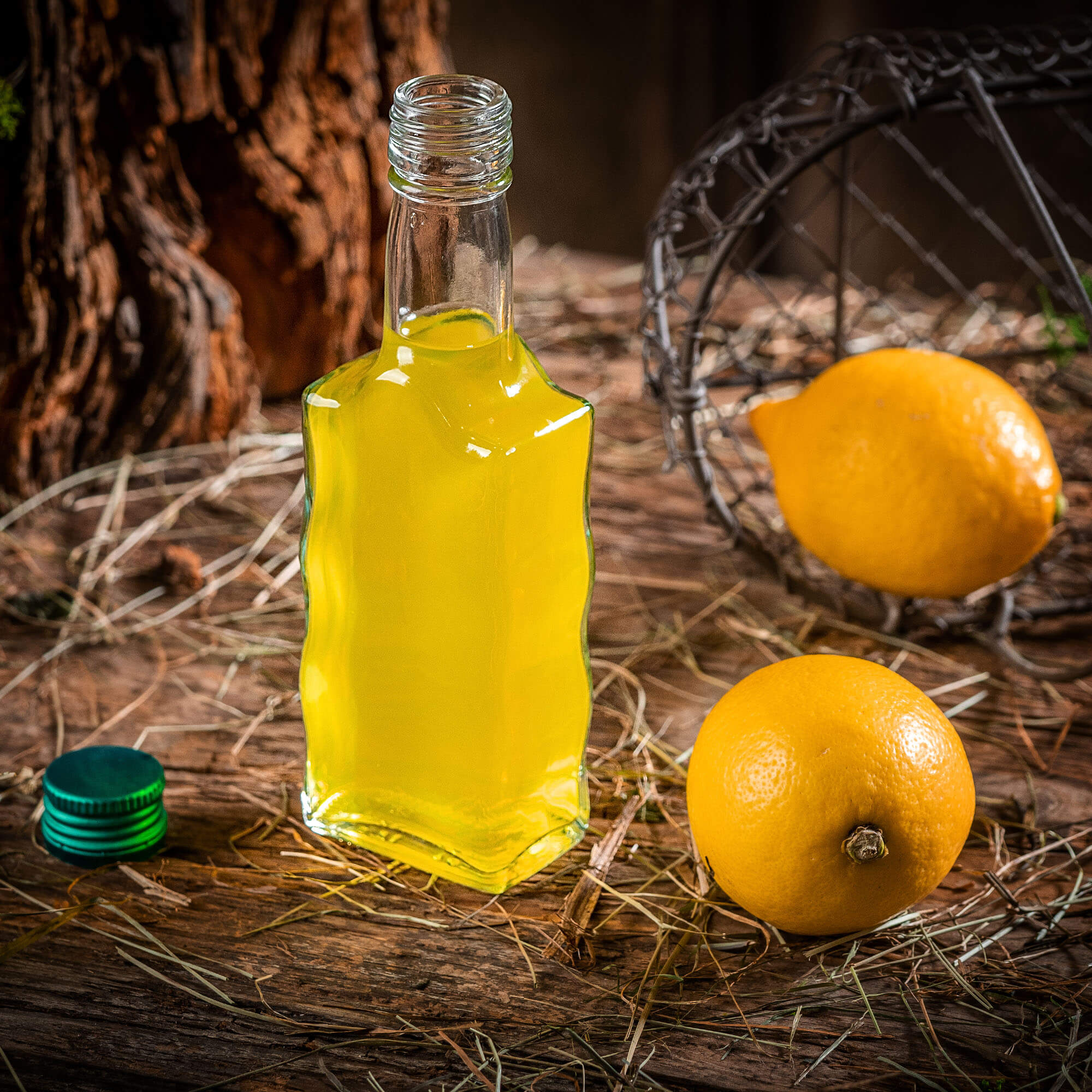 Szklana butelka na nalewkę Fala 200ml z czerwoną zakrętką 50 szt.