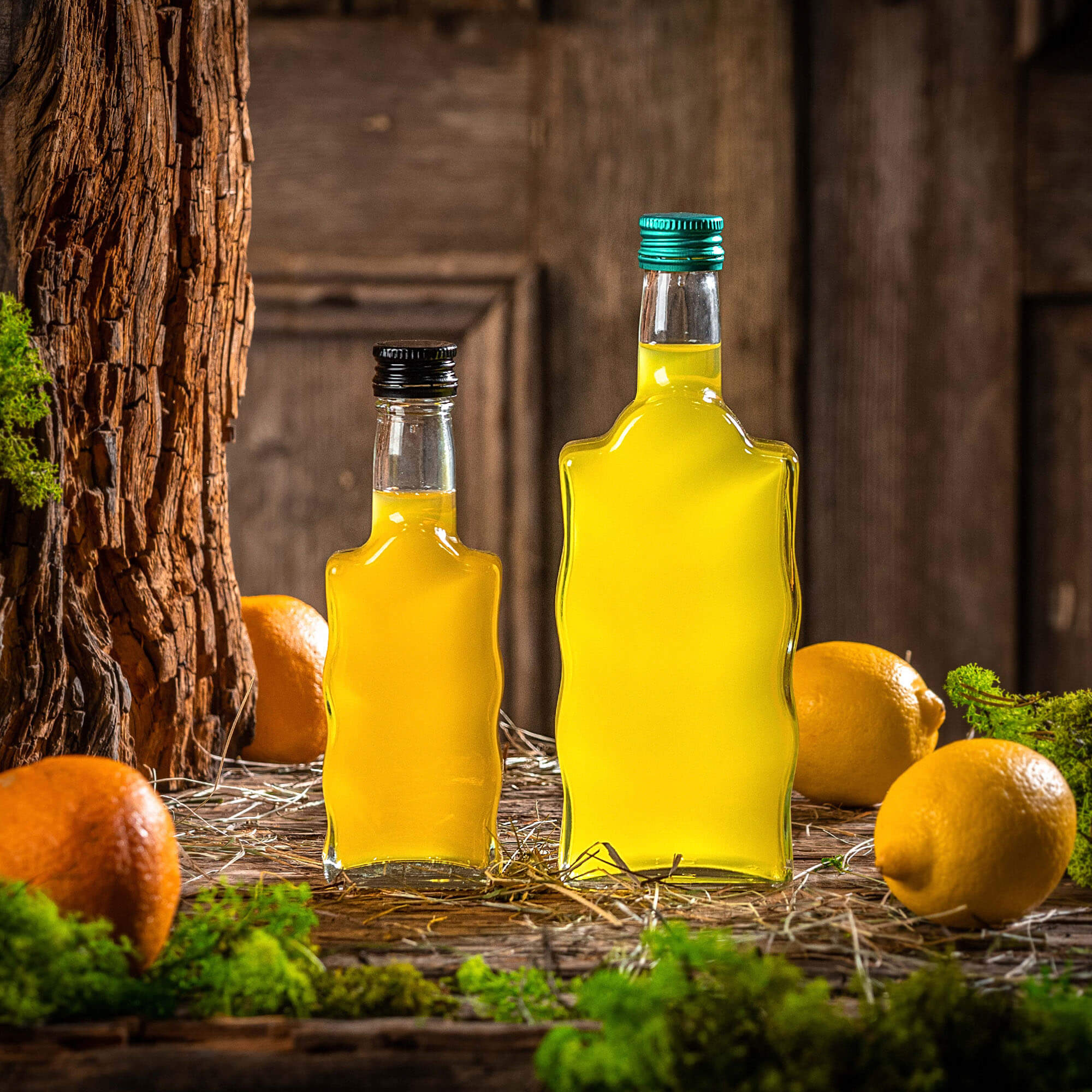 Szklana butelka na nalewkę Fala 500ml ze złotą zakrętką 10 szt.
