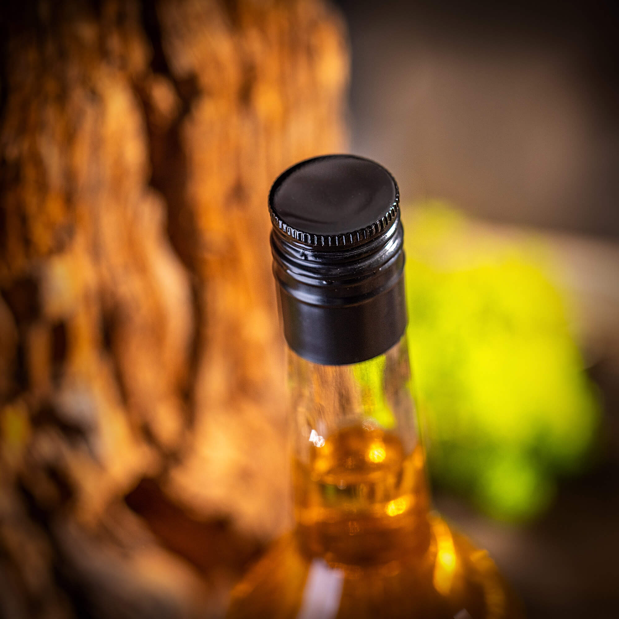 Szklana butelka na nalewkę Loiret 500ml z długą czarną zakrętką 50 szt.