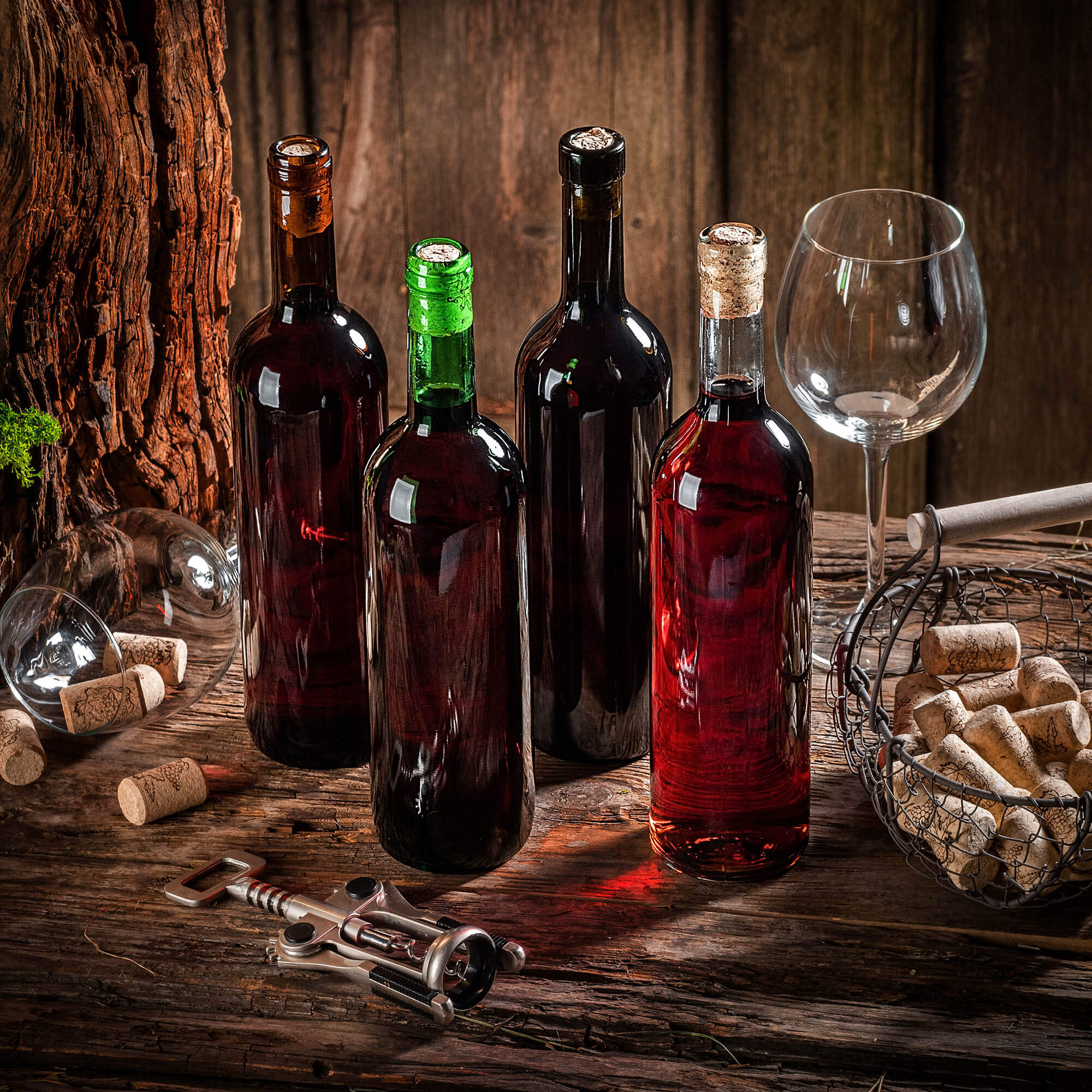 Butelka na wino Biagio 750ml brązowa z korkiem aglomerowanym 30 szt.