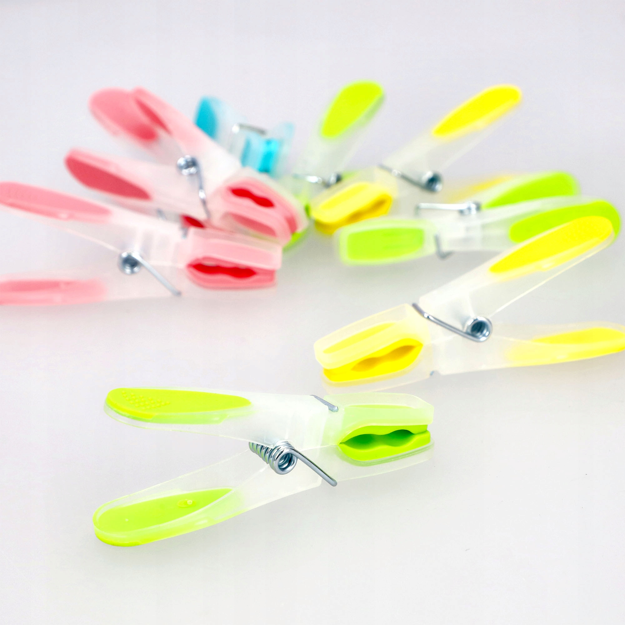 Plastikowe klamerki do bielizny Ravi Extra, 4 kolory, 10 szt.