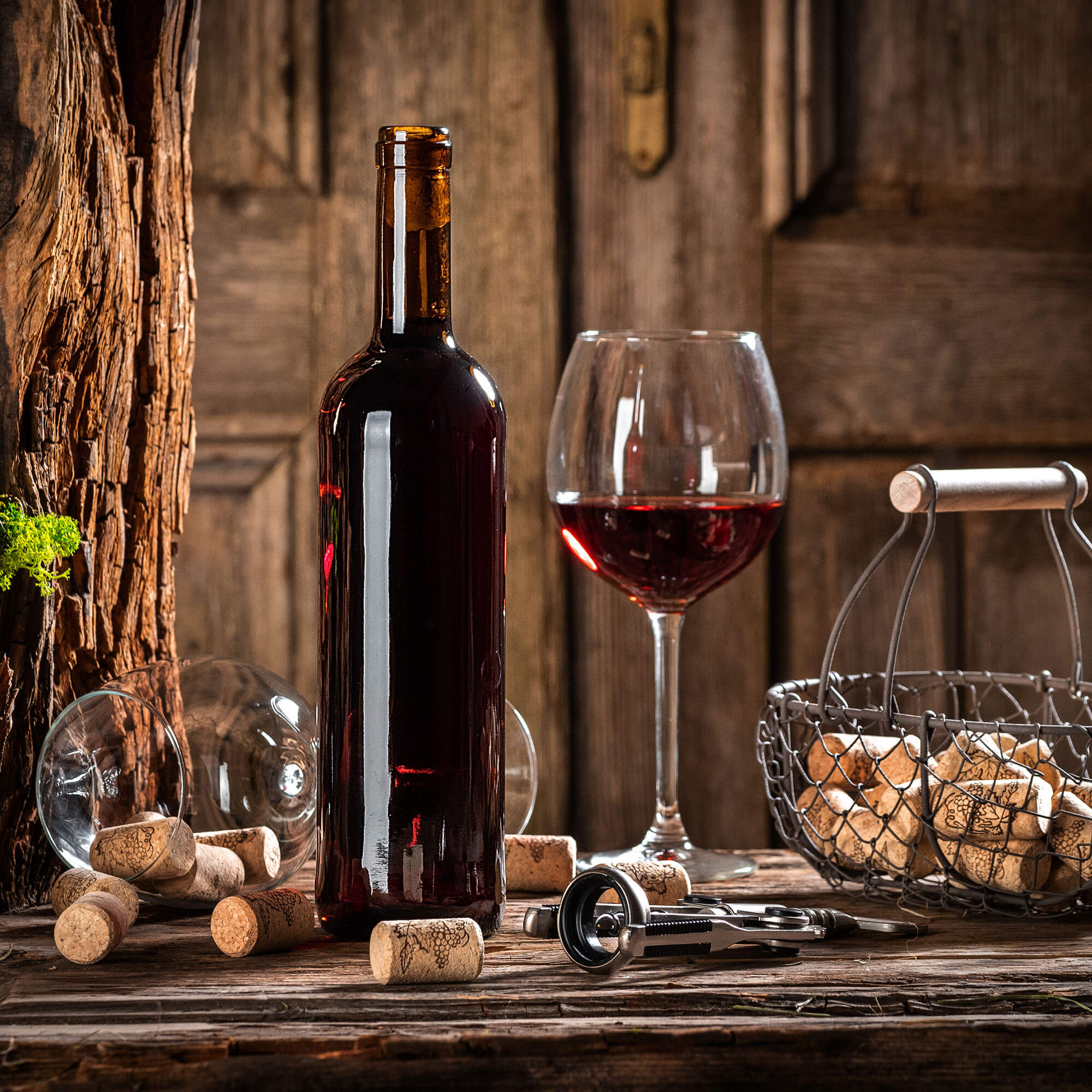 Butelka na wino Biagio 750ml brązowa z korkiem aglomerowanym 30 szt.