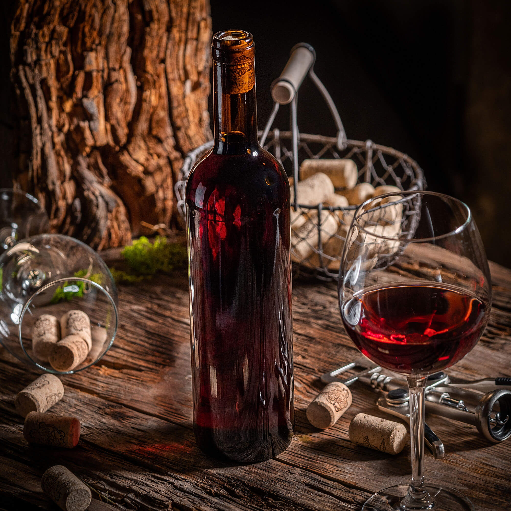 Butelka na wino Biagio 750ml brązowa z korkiem aglomerowanym 30 szt.