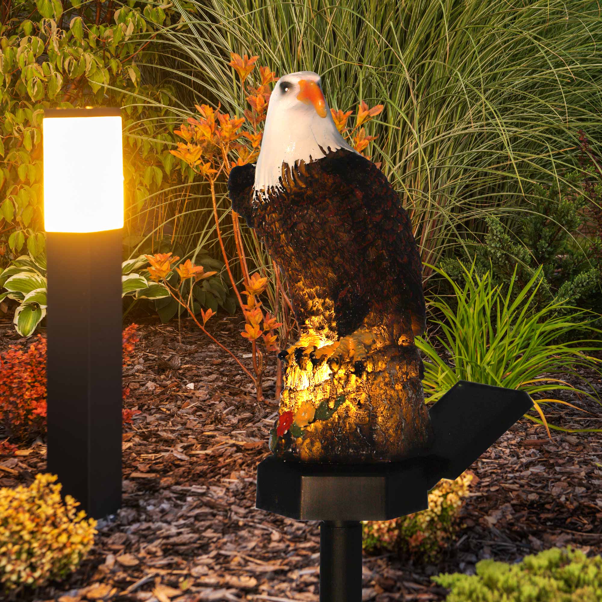 Figurka orła na kamieniu z lampą Led 13 x 8 cm