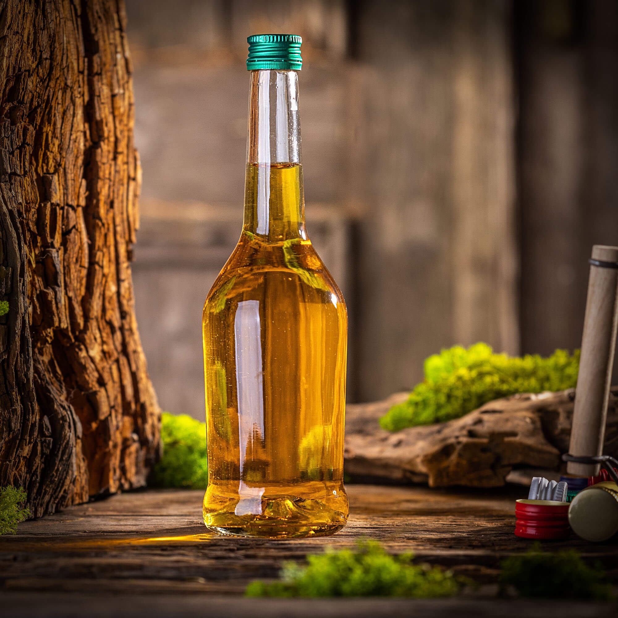 Szklana butelka na nalewkę Loiret 500ml z zieloną zakrętką 10 szt.