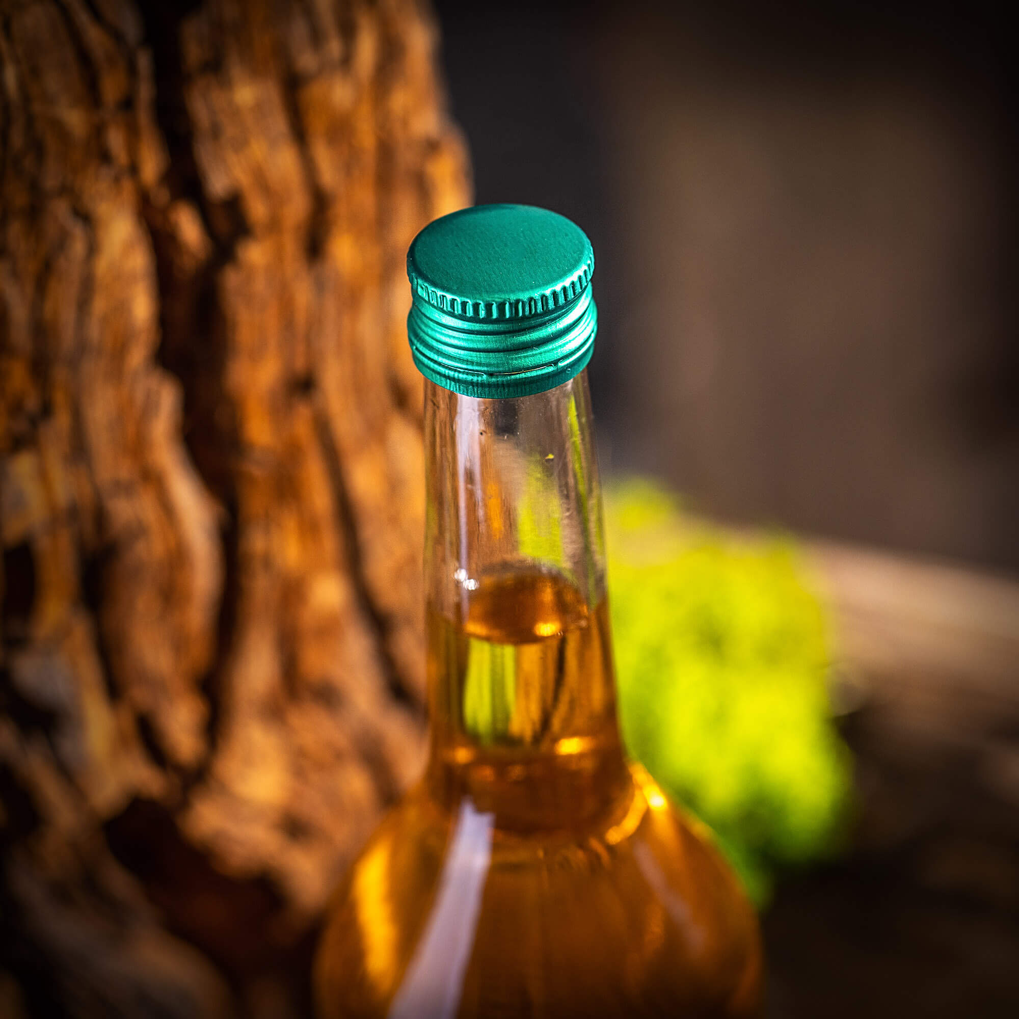 Szklana butelka na nalewkę Loiret 500ml z zieloną zakrętką 10 szt.