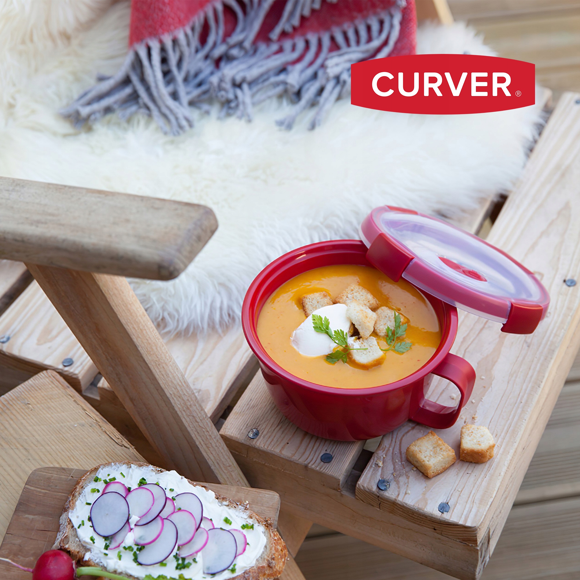 Pojemnik na żywność Curver Noodles 0.9L, czerwony