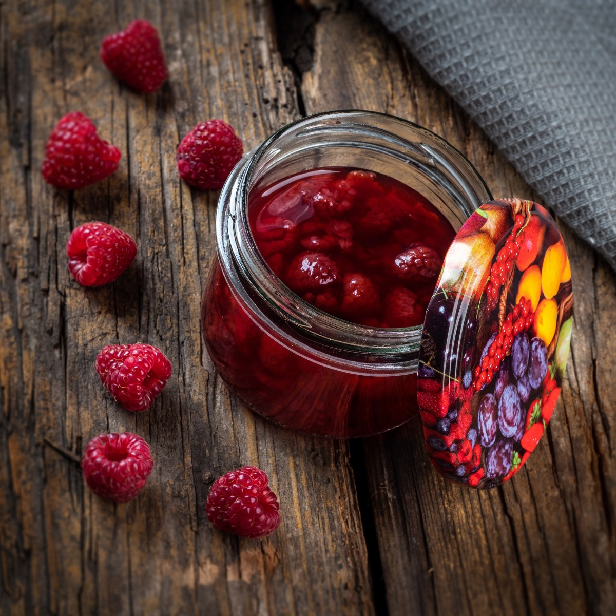 Słoiki na przetwory Tartu 235ml 20szt fi 82 mm + wieczka "Pszczoły"