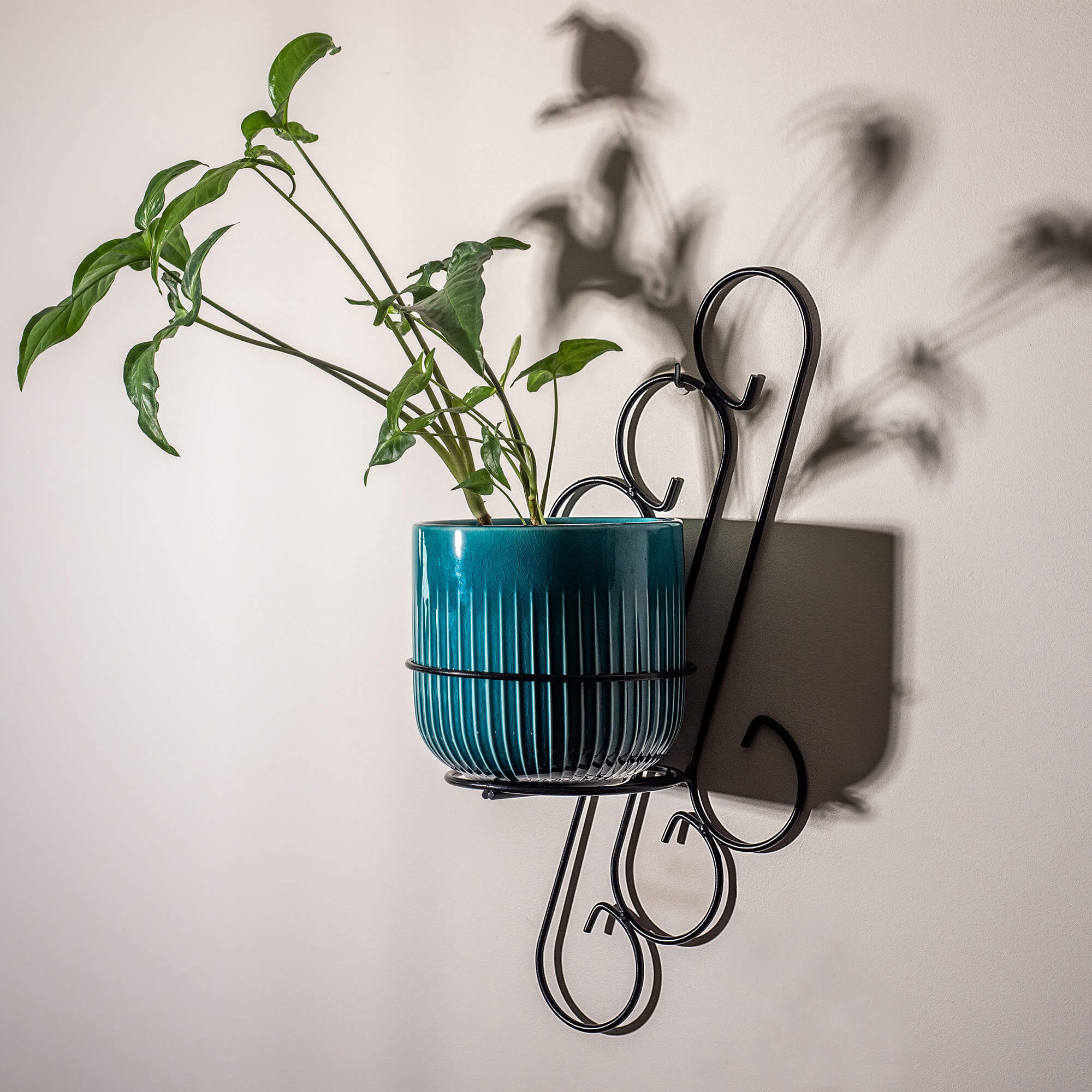 Kwietnik wiszący metalowy 23 x 48 cm, czarny