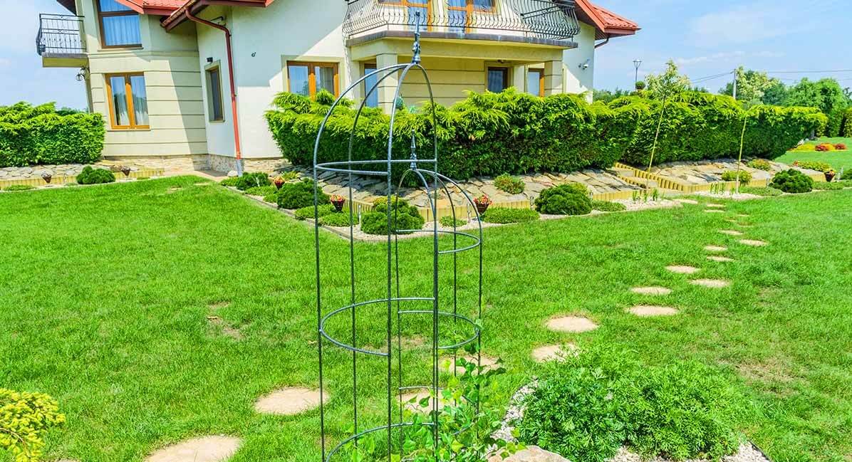 Obelisk ogrodowy na kwiaty metalowy 35 x 120 cm