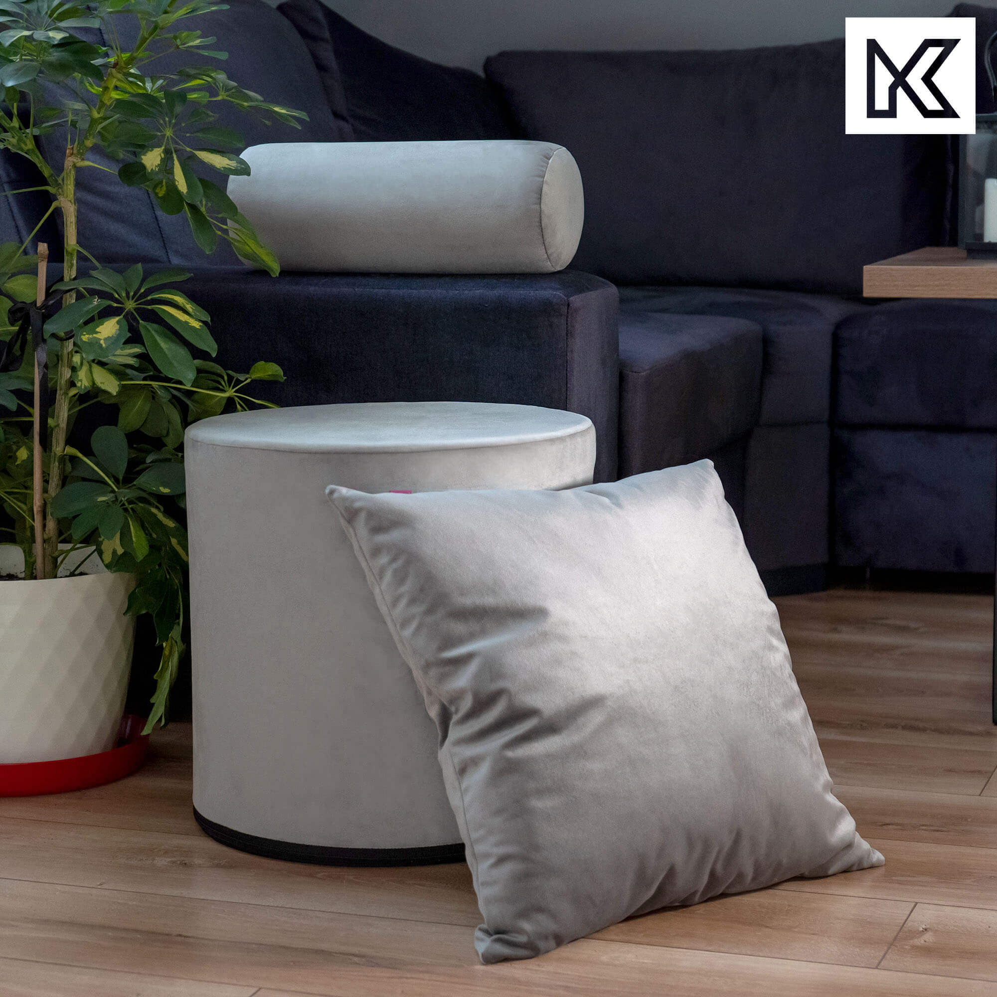 Okrągła pufa welurowa 40 cm, szara