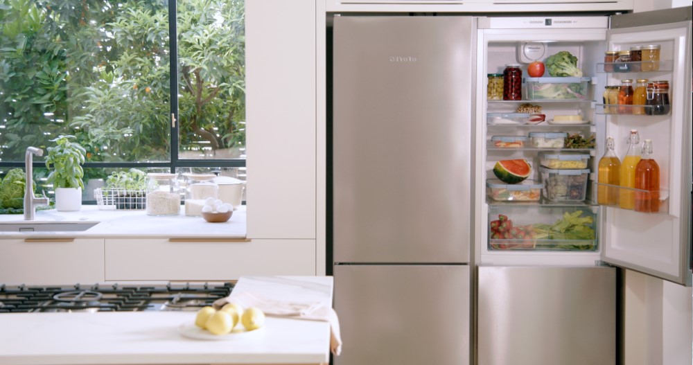 Pojemnik na żywność 0,7L Curver Smart Fresh, szarobłękitny