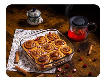 Przybory kuchenne - niezbędne akcesoria kuchenne kuchnia, przybory kuchenne, akcesoria kuchenne, łopatka, ubijak, wałek, chlebak, przyprawnik, tarka, szatkownica, czajnik, imbryk, drewniana łopatka, deska, deska do krojenia, nóż do mięsa, kamionka